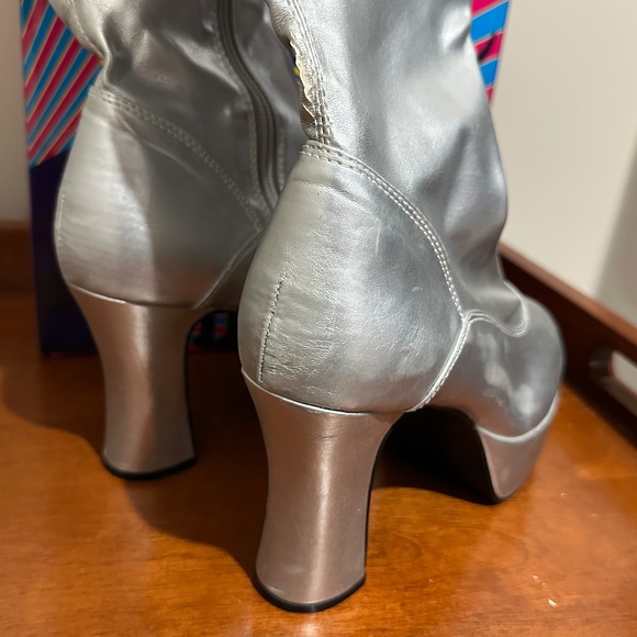 Funtasma Exotica-2000 Platform Boots, Silver, Size 10 - Picture 2 of 12